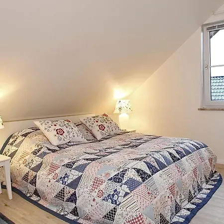 Am Elchgrund Am Elchgrund 7 7 *